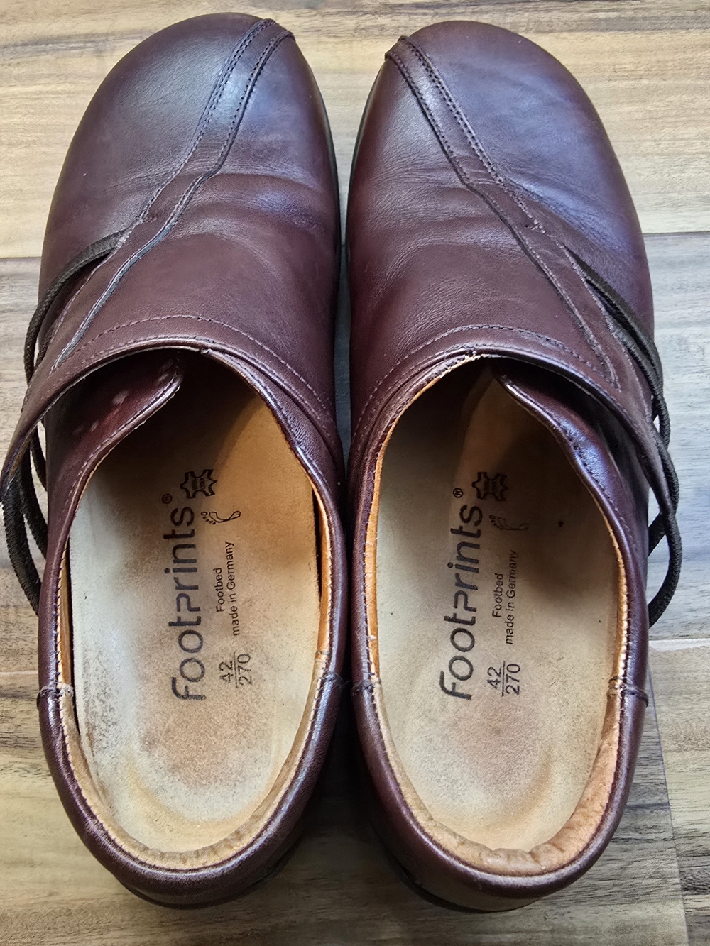 Footprints by Birkenstock "Cambria" slip-on loafer, Size 42, Euc. Burgundy Brown